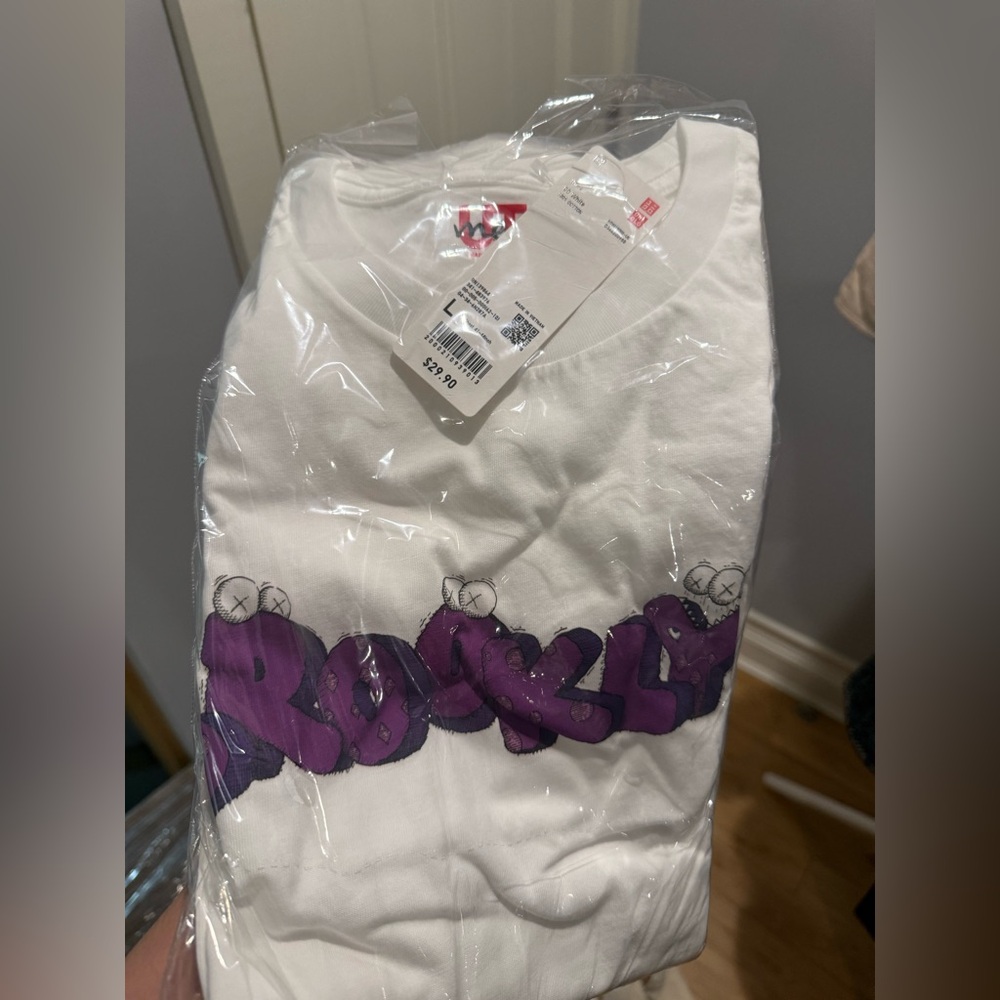 Uniqlo Williamsburg Kaws Brooklyn Tee
